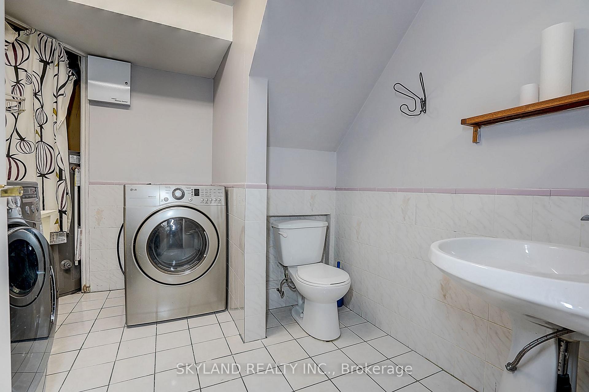 Photo 36 of 759 Shaw Street, Toronto, Dovercourt-Wallace Emerson-Junction — HOMEH