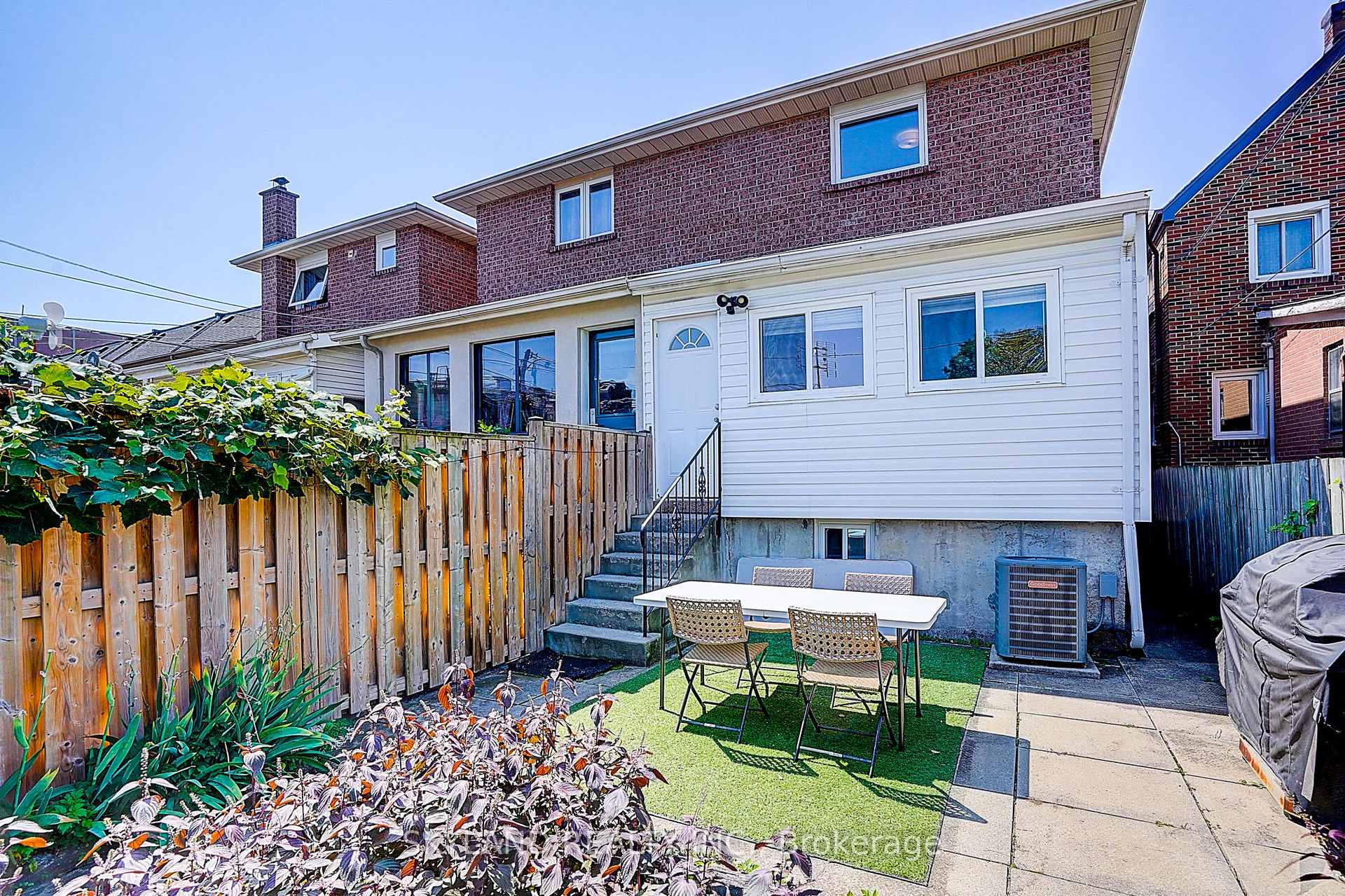 Photo 39 of 759 Shaw Street, Toronto, Dovercourt-Wallace Emerson-Junction — HOMEH