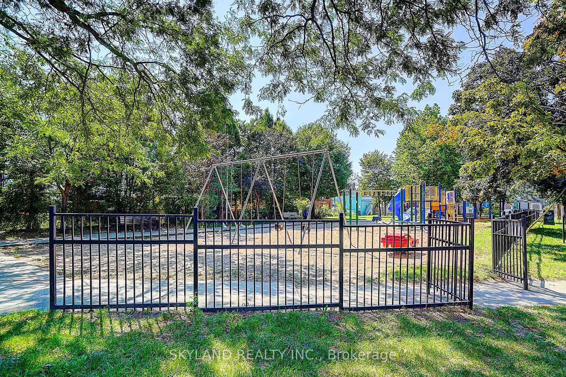 Photo 45 of 759 Shaw Street, Toronto, Dovercourt-Wallace Emerson-Junction — HOMEH