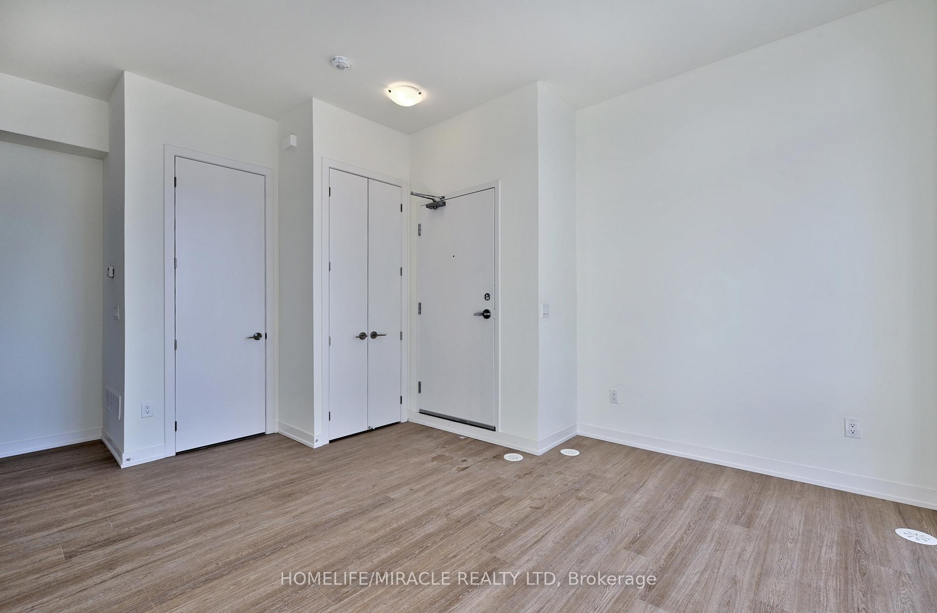 Photo 3 of Unit 1221, 8 David Eyer Road, Richmond Hill, Rural Richmond Hill — HOMEH