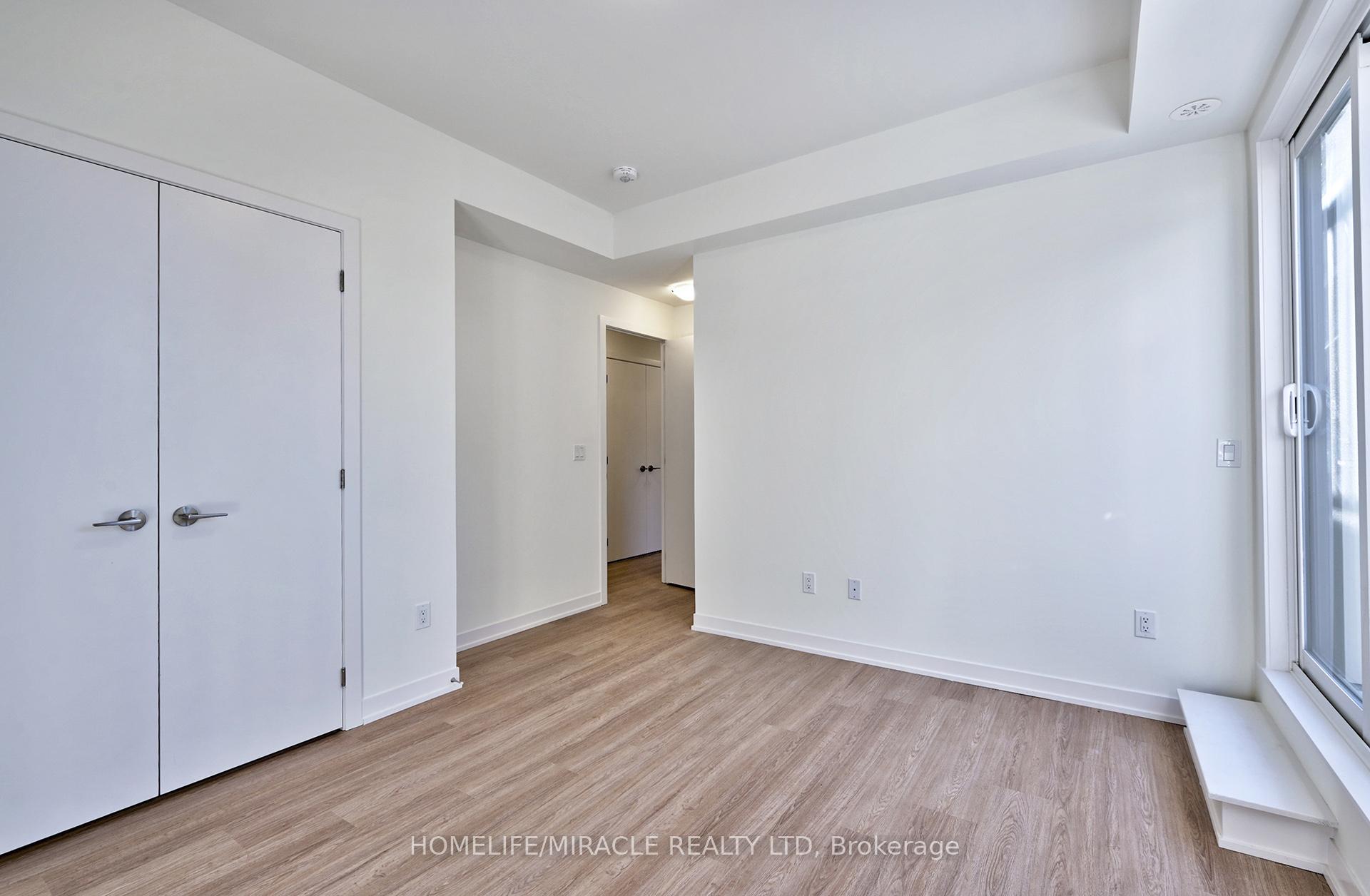 Photo 14 of Unit 1221, 8 David Eyer Road, Richmond Hill, Rural Richmond Hill — HOMEH