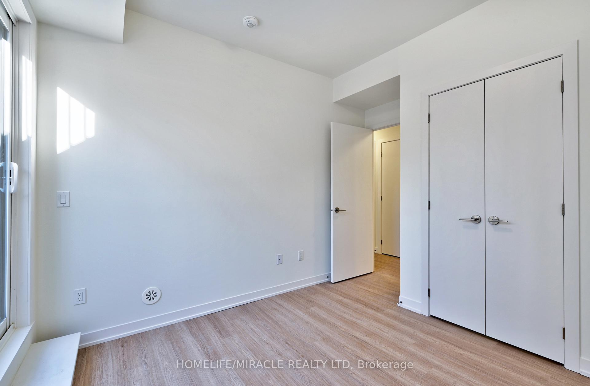 Photo 15 of Unit 1221, 8 David Eyer Road, Richmond Hill, Rural Richmond Hill — HOMEH