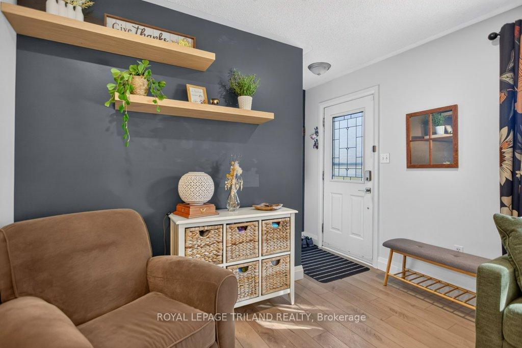 Photo 4 of 32 Sanders Court, St. Thomas — HOMEH