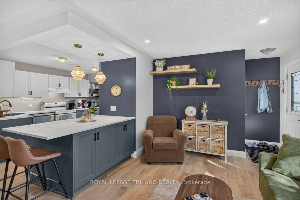 Photo 7 of 32 Sanders Court, St. Thomas — HOMEH