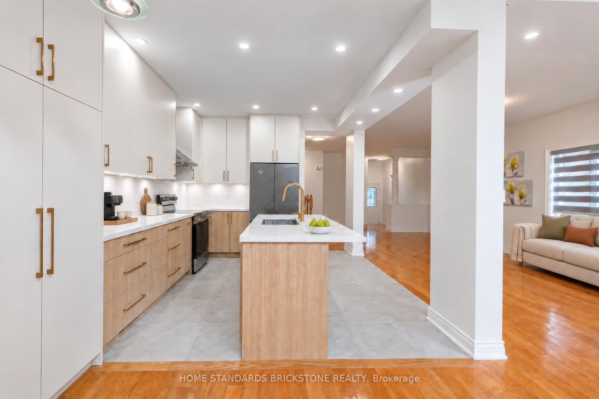 Photo 12 of 46 Monastery Lane, Scarborough, Clairlea-Birchmount — HOMEH