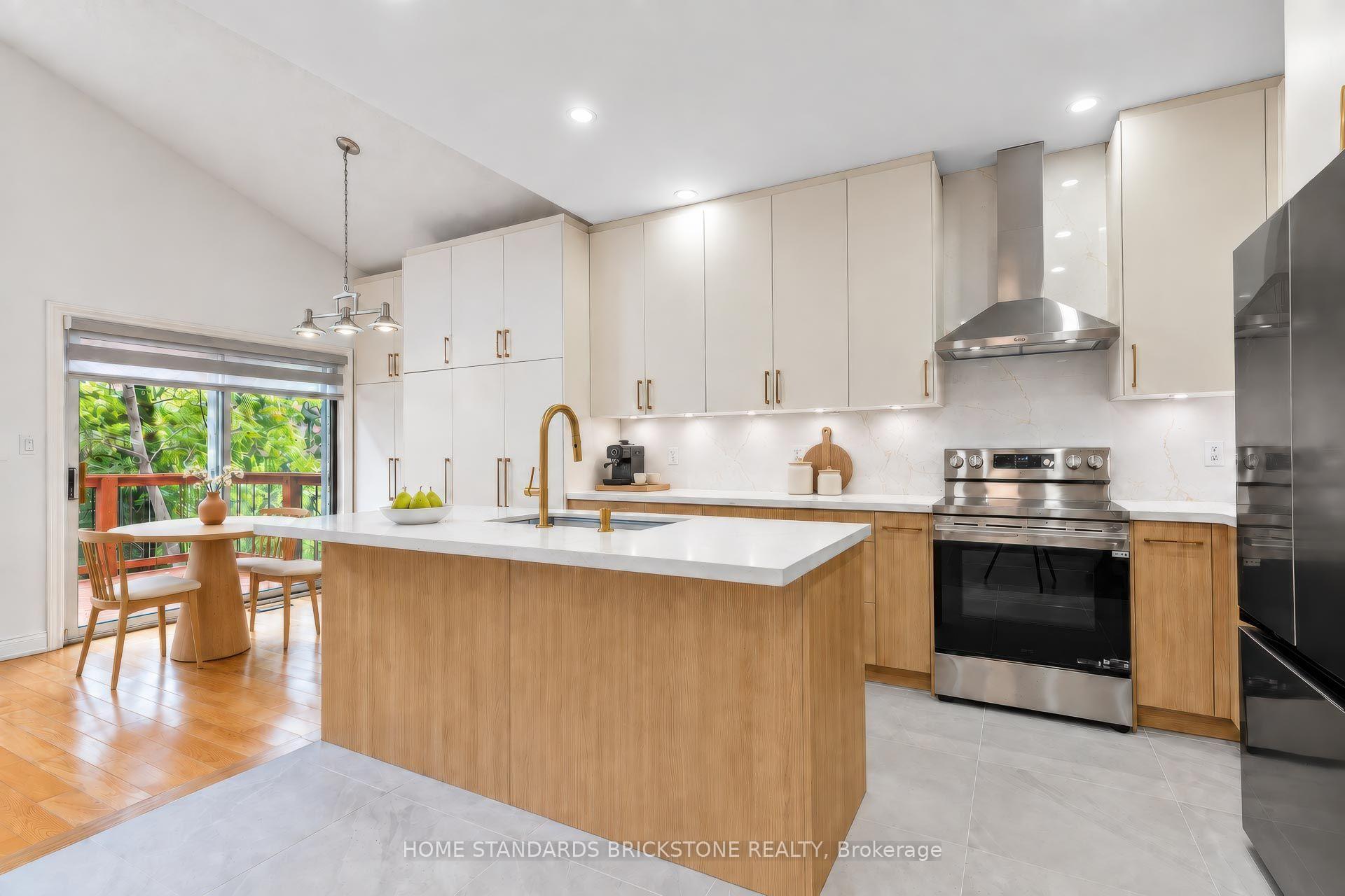Photo 13 of 46 Monastery Lane, Scarborough, Clairlea-Birchmount — HOMEH