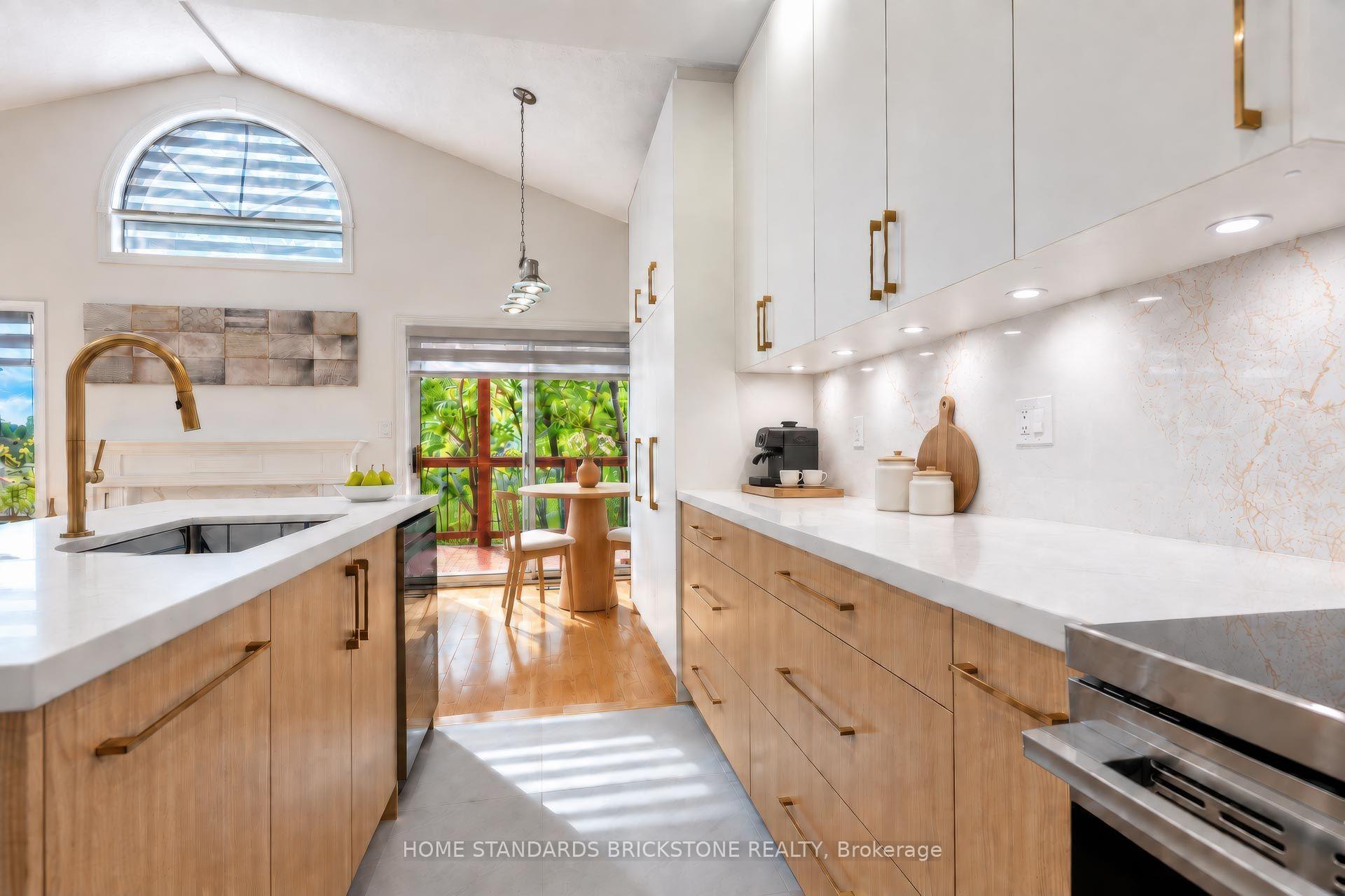 Photo 14 of 46 Monastery Lane, Scarborough, Clairlea-Birchmount — HOMEH