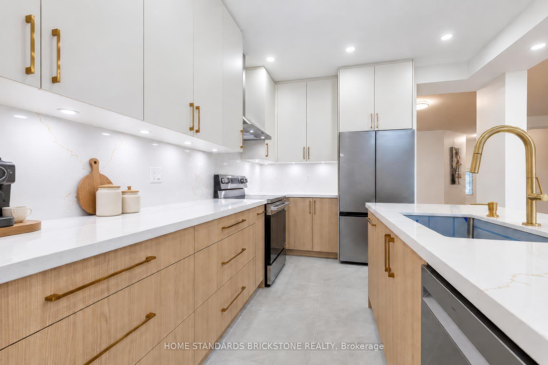 Photo 16 of 46 Monastery Lane, Scarborough, Clairlea-Birchmount — HOMEH