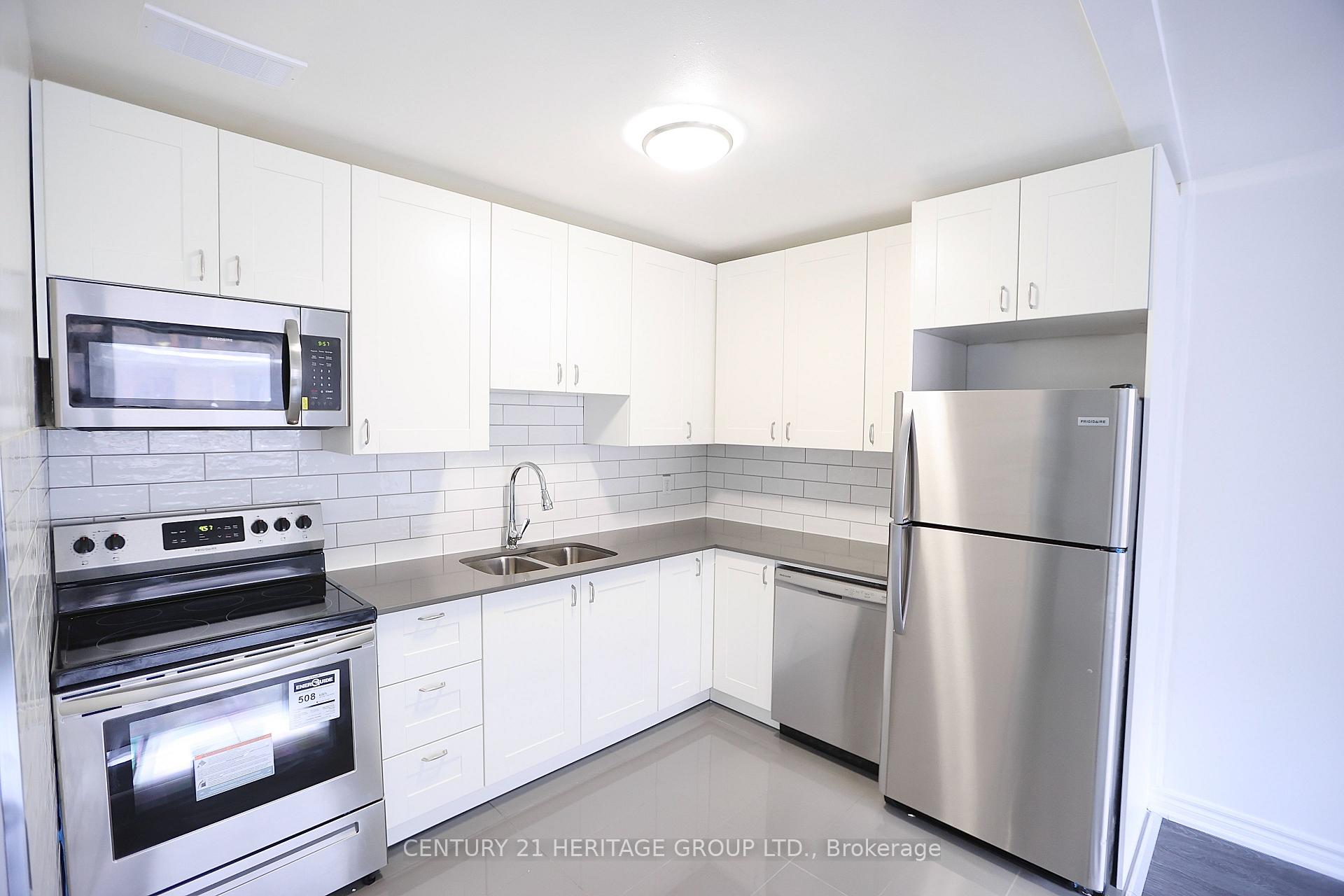 Photo 5 of Unit 211, 3101 Eglinton Avenue E, Scarborough, Scarborough Village — HOMEH