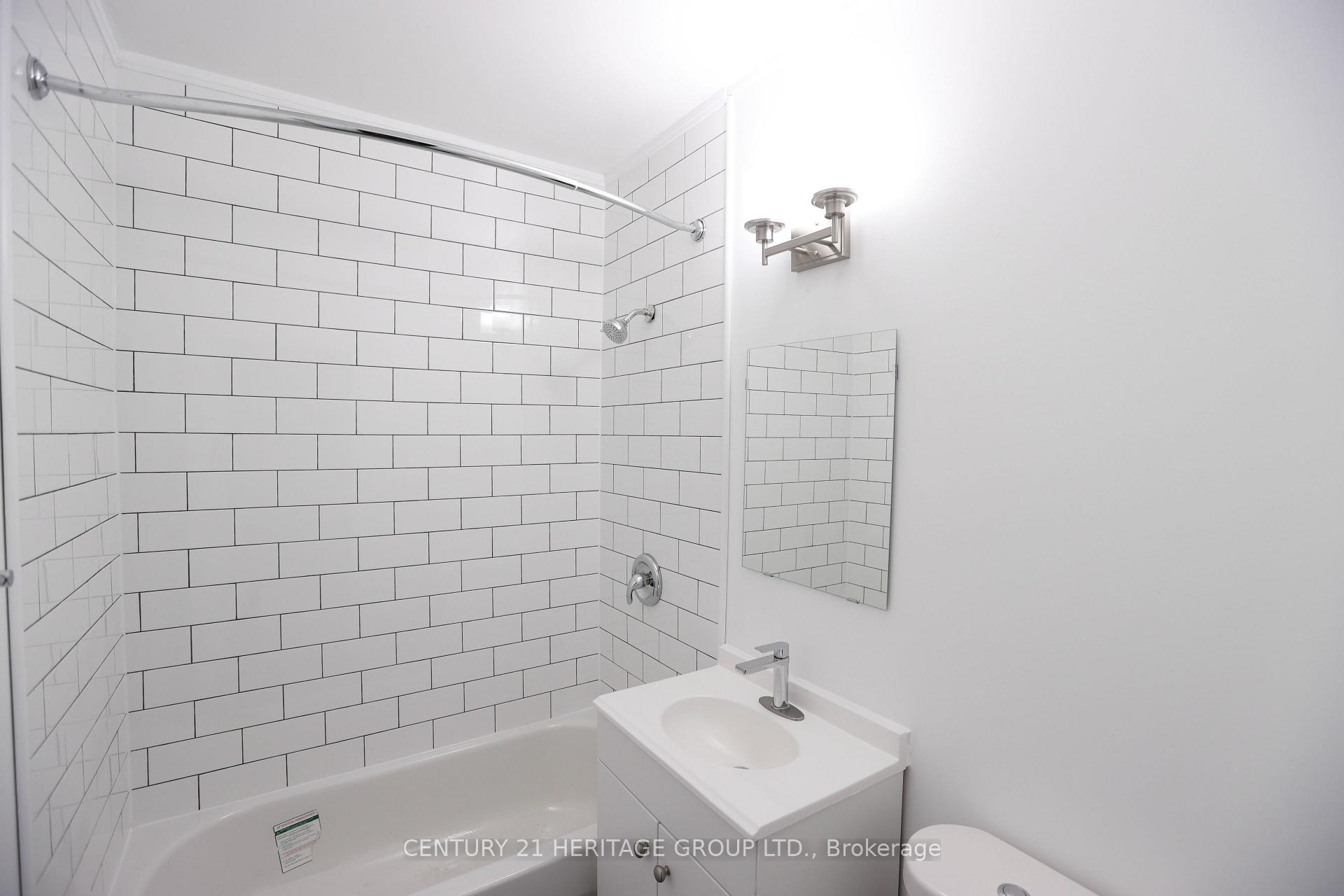 Photo 9 of Unit 211, 3101 Eglinton Avenue E, Scarborough, Scarborough Village — HOMEH