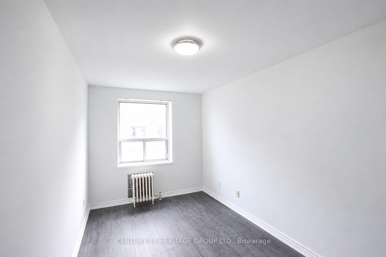 Photo 11 of Unit 211, 3101 Eglinton Avenue E, Scarborough, Scarborough Village — HOMEH