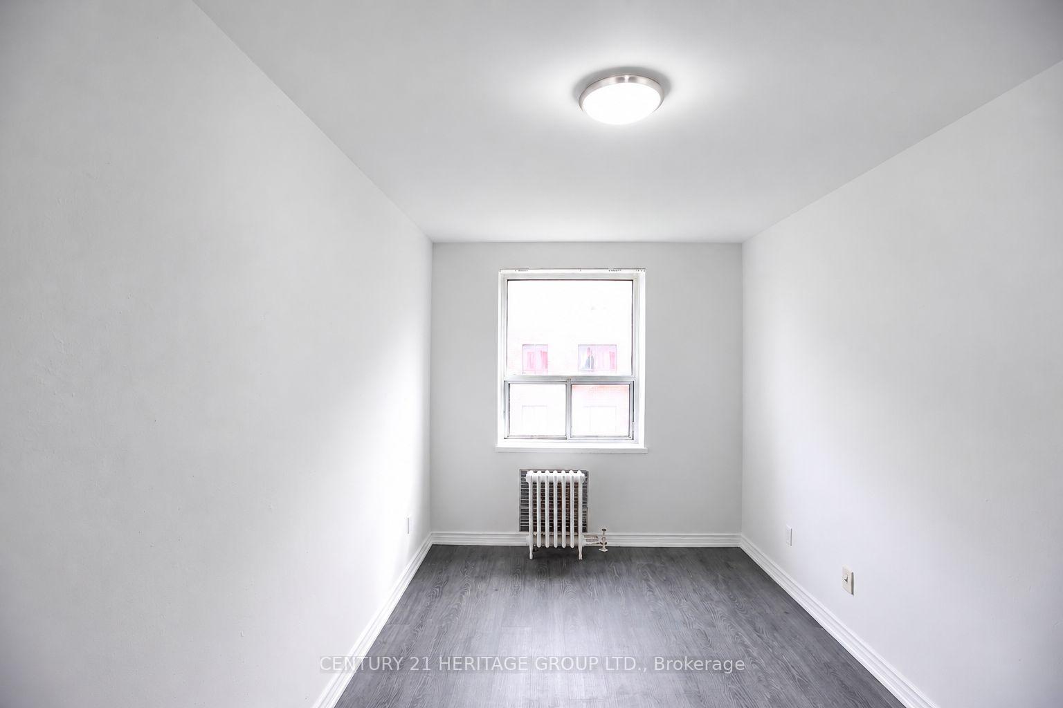 Photo 12 of Unit 211, 3101 Eglinton Avenue E, Scarborough, Scarborough Village — HOMEH