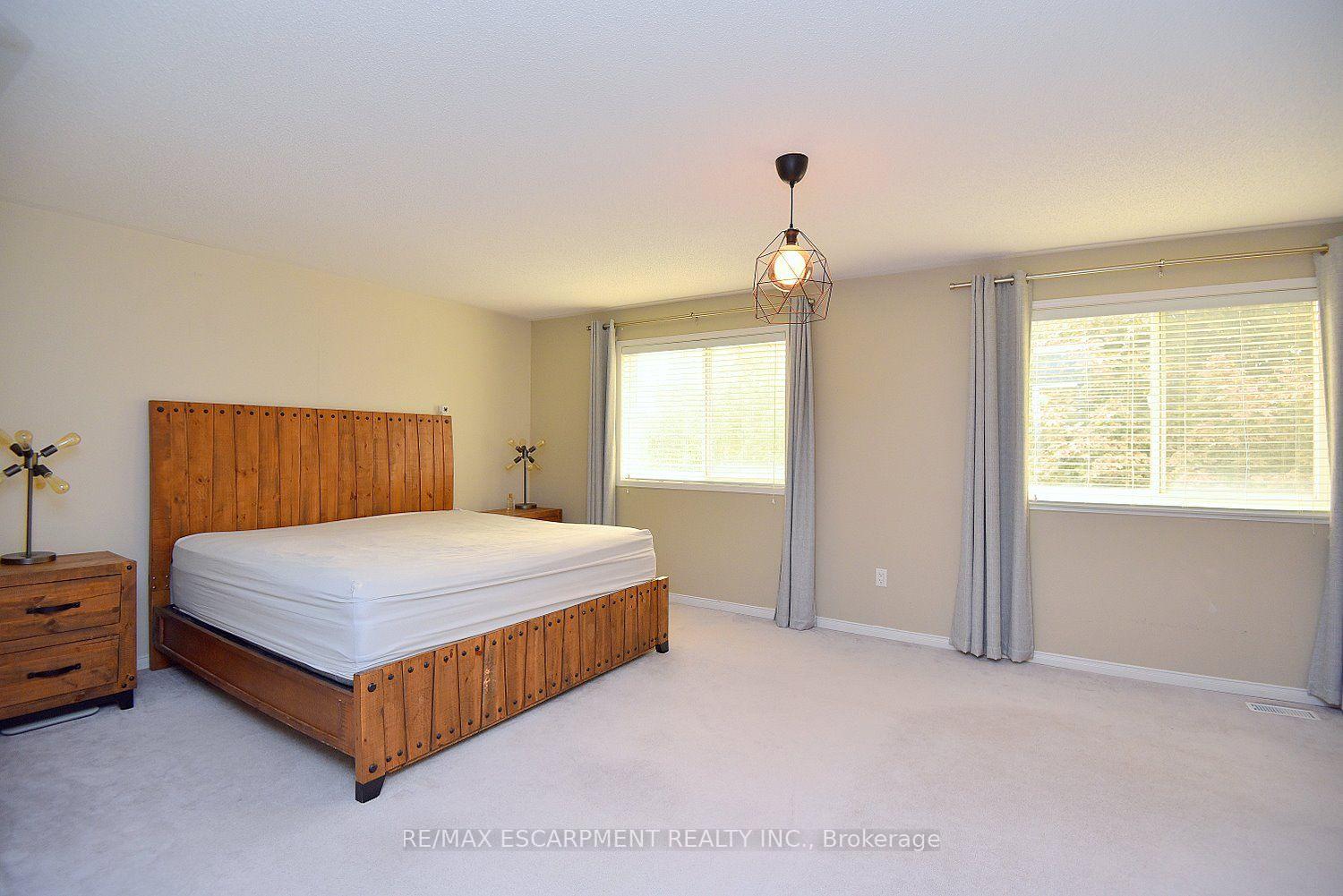 Photo 27 of 22 Moore Crescent, Hamilton, Ancaster — HOMEH