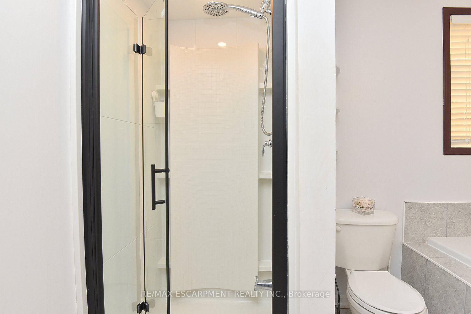 Photo 29 of 22 Moore Crescent, Hamilton, Ancaster — HOMEH