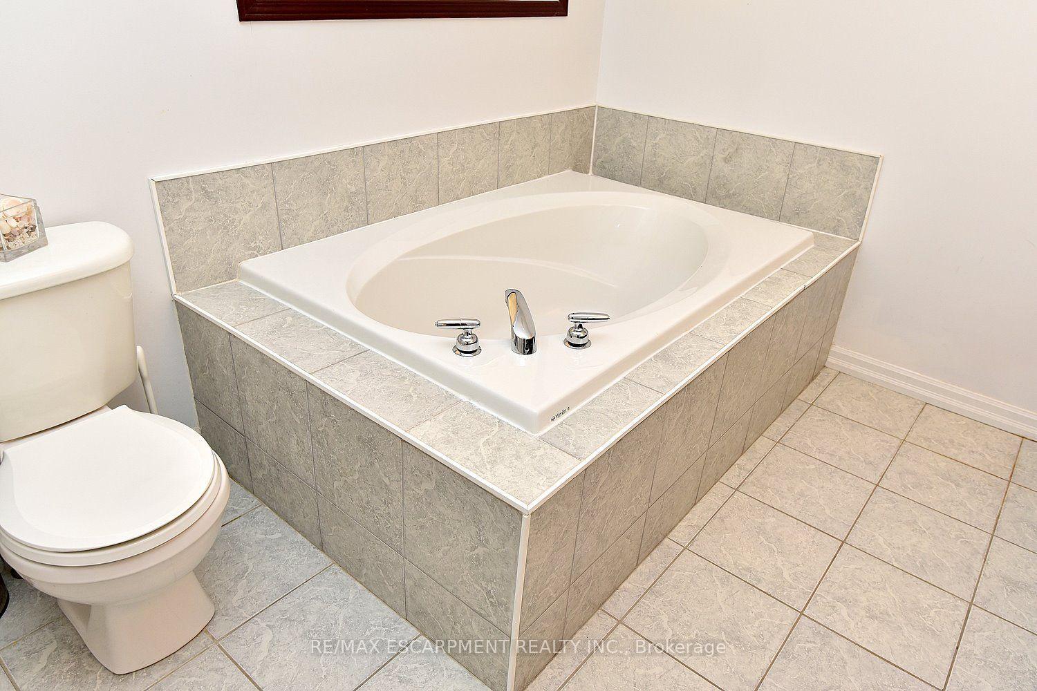 Photo 30 of 22 Moore Crescent, Hamilton, Ancaster — HOMEH