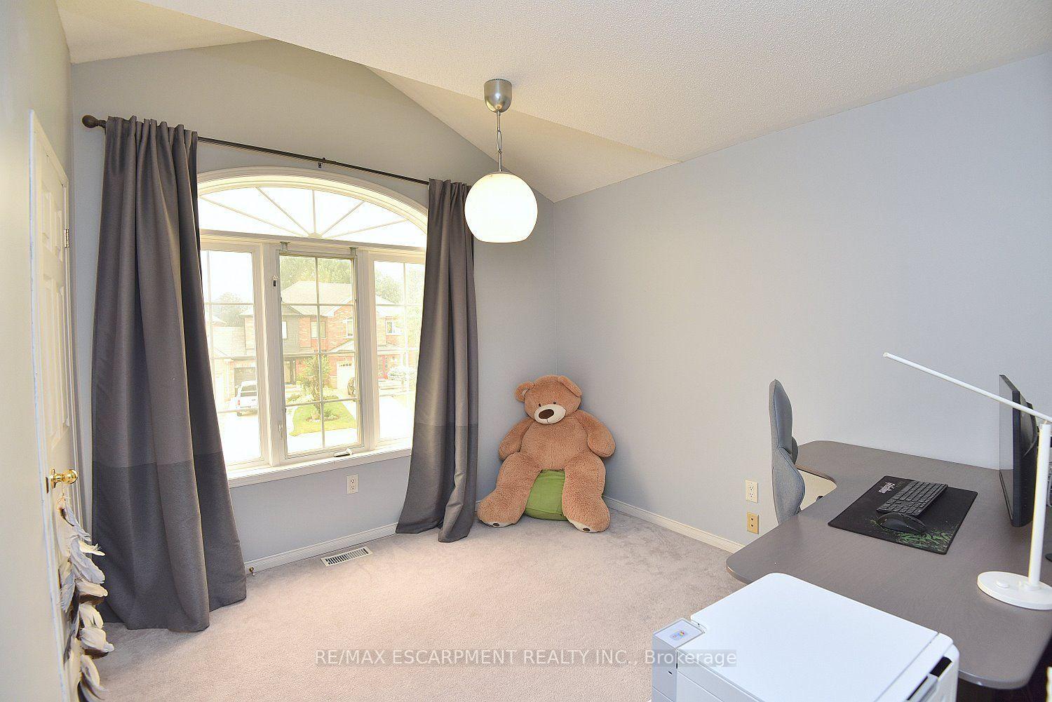 Photo 35 of 22 Moore Crescent, Hamilton, Ancaster — HOMEH