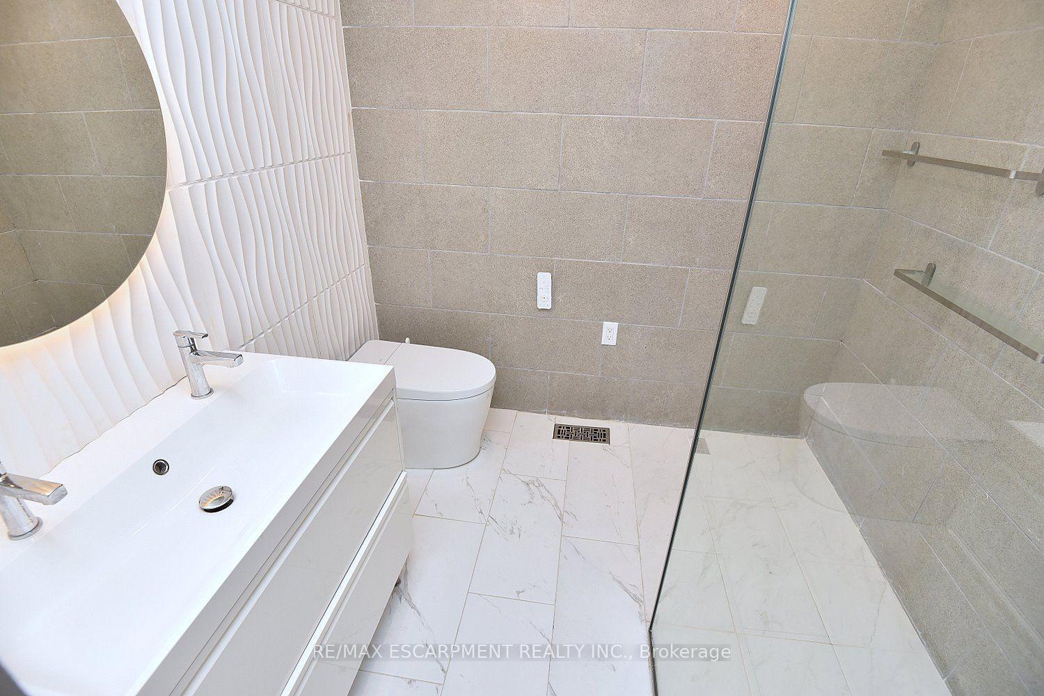 Photo 40 of 22 Moore Crescent, Hamilton, Ancaster — HOMEH