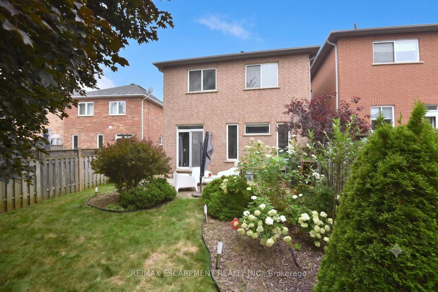 Photo 41 of 22 Moore Crescent, Hamilton, Ancaster — HOMEH