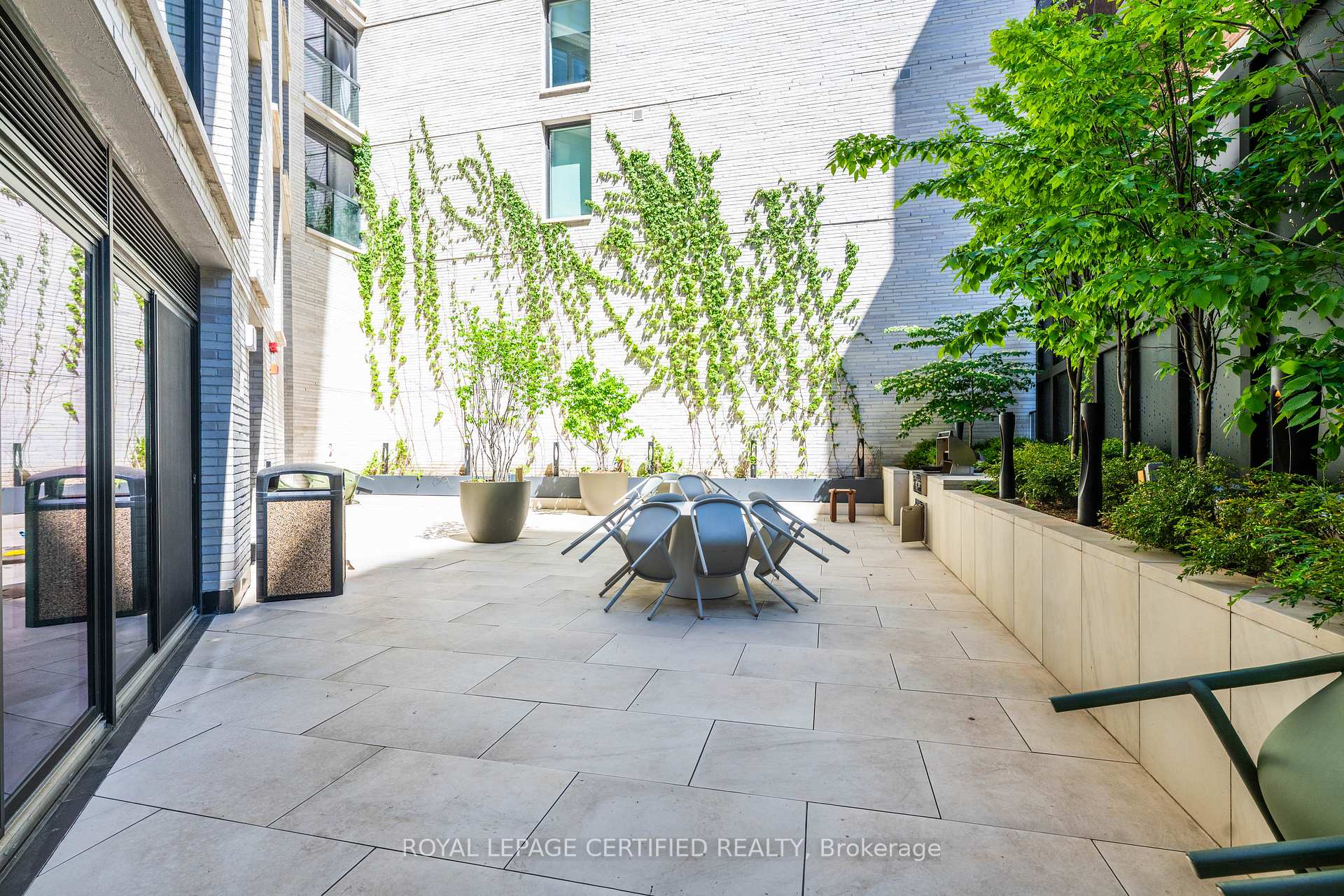 Photo 23 of Unit 411, 200 Sudbury Street, Toronto, Little Portugal — HOMEH