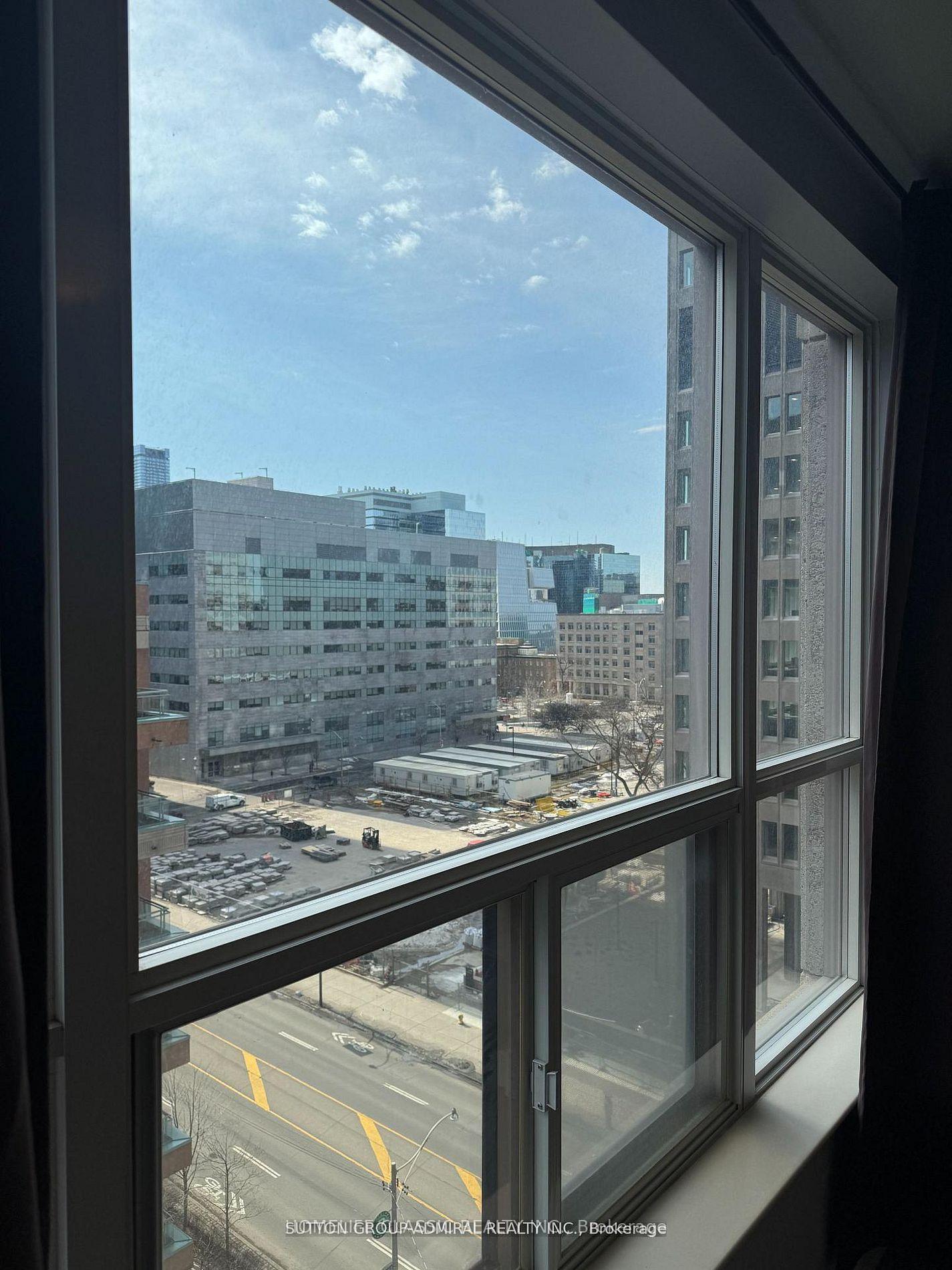 Photo 8 of Unit 905, 909 Bay Street, Toronto, Bay Street Corridor — HOMEH