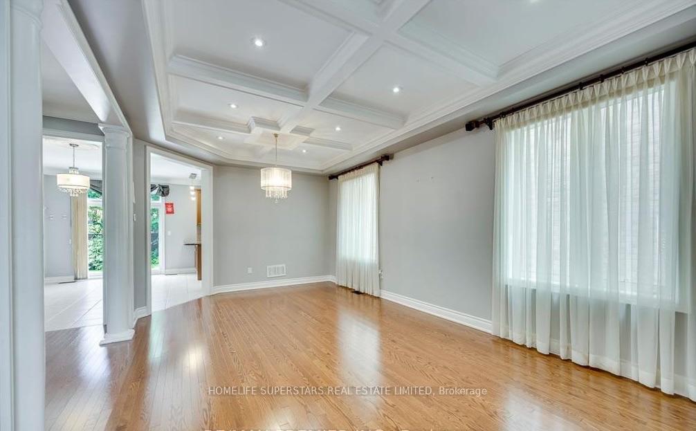 Photo 4 of 26 Maybeck Drive, Brampton, Credit Valley — HOMEH
