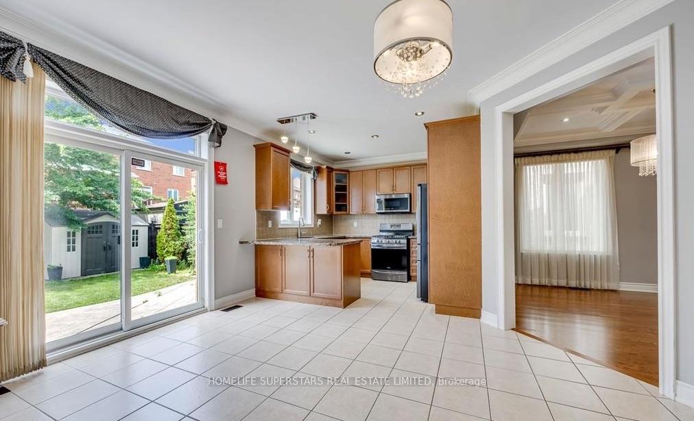 Photo 11 of 26 Maybeck Drive, Brampton, Credit Valley — HOMEH