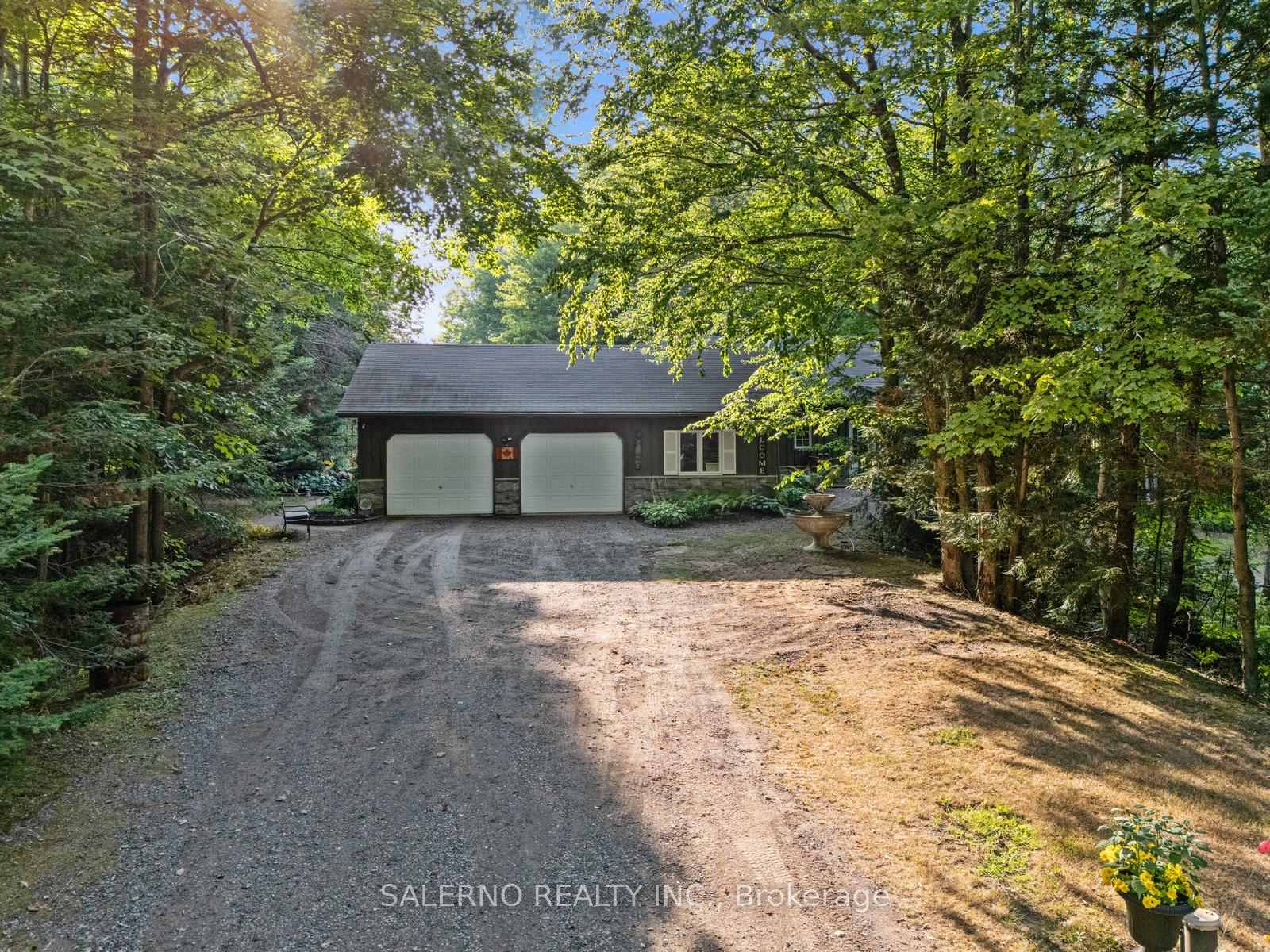 Photo 4 of 3992 Penetanguishene Road, Springwater, Hillsdale — HOMEH