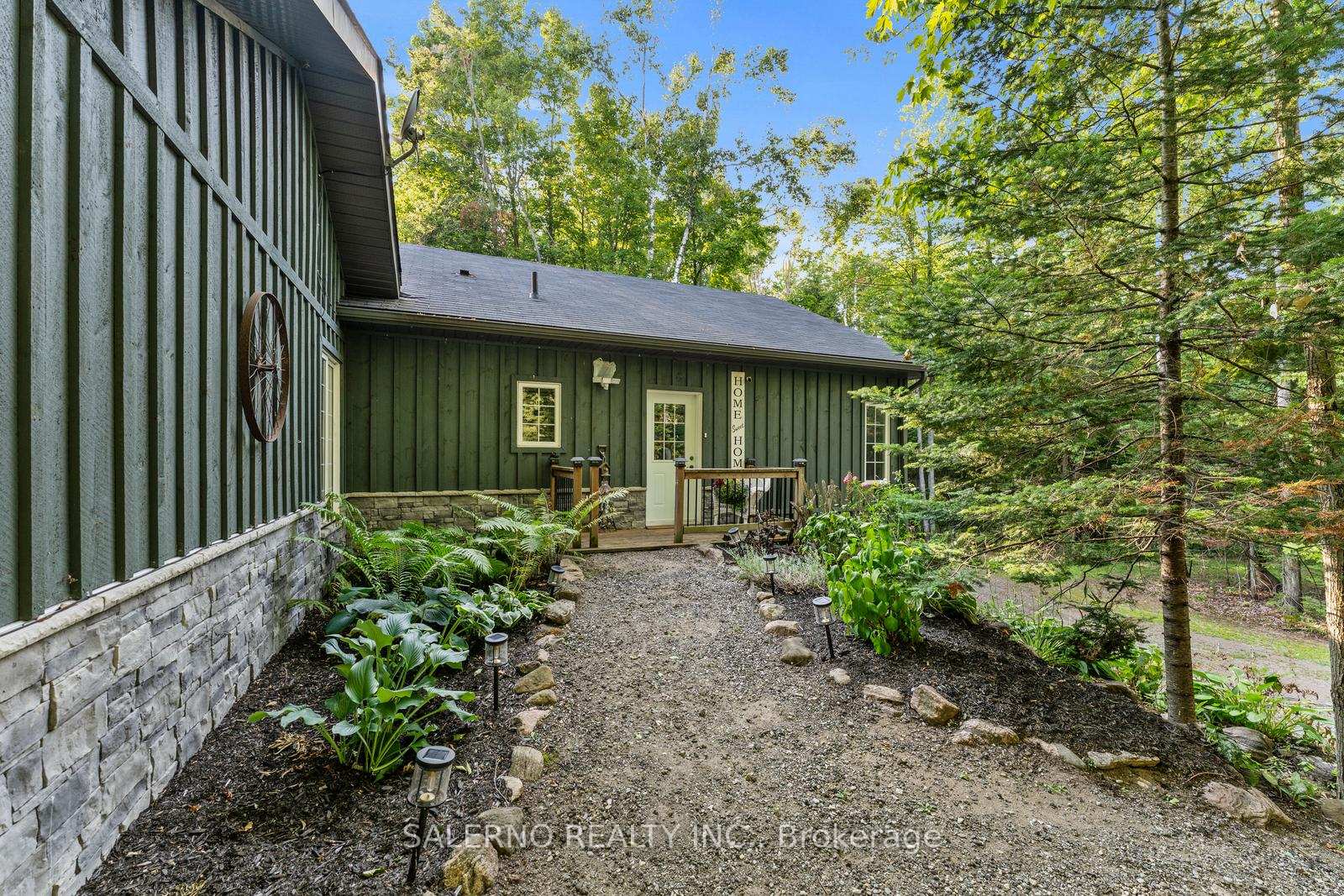 Photo 10 of 3992 Penetanguishene Road, Springwater, Hillsdale — HOMEH