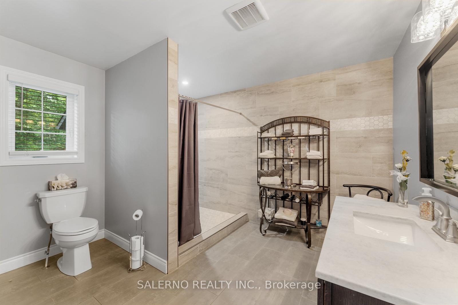 Photo 18 of 3992 Penetanguishene Road, Springwater, Hillsdale — HOMEH