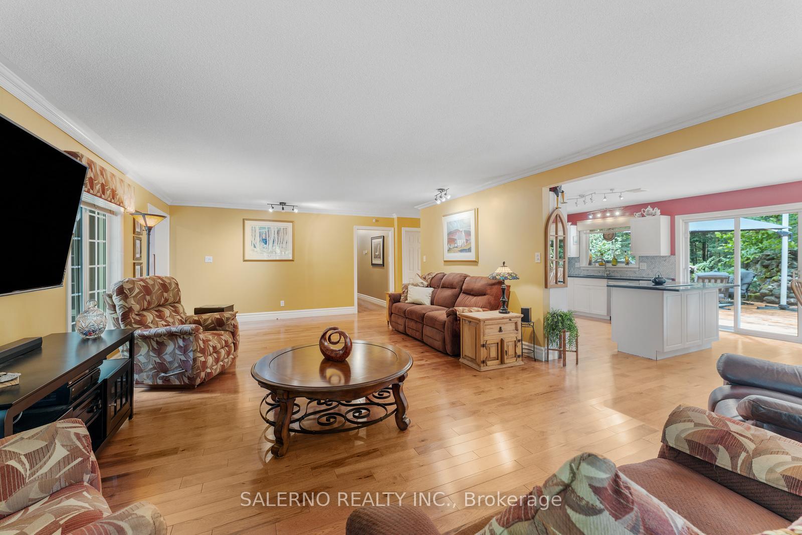 Photo 21 of 3992 Penetanguishene Road, Springwater, Hillsdale — HOMEH
