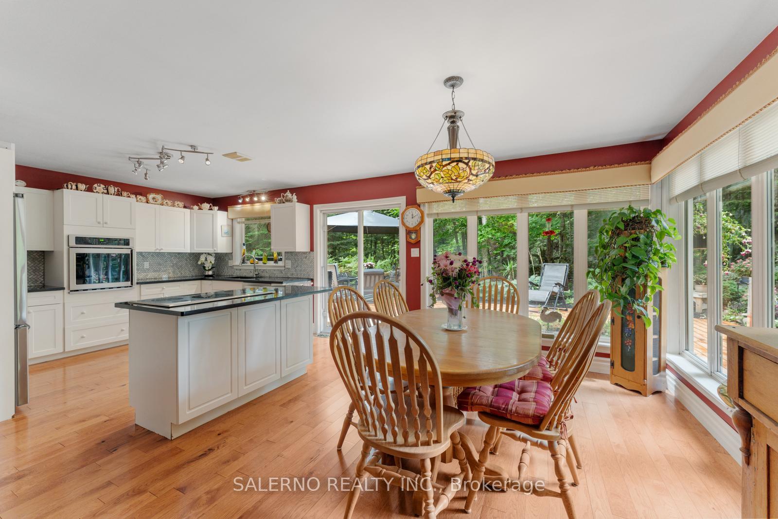Photo 22 of 3992 Penetanguishene Road, Springwater, Hillsdale — HOMEH