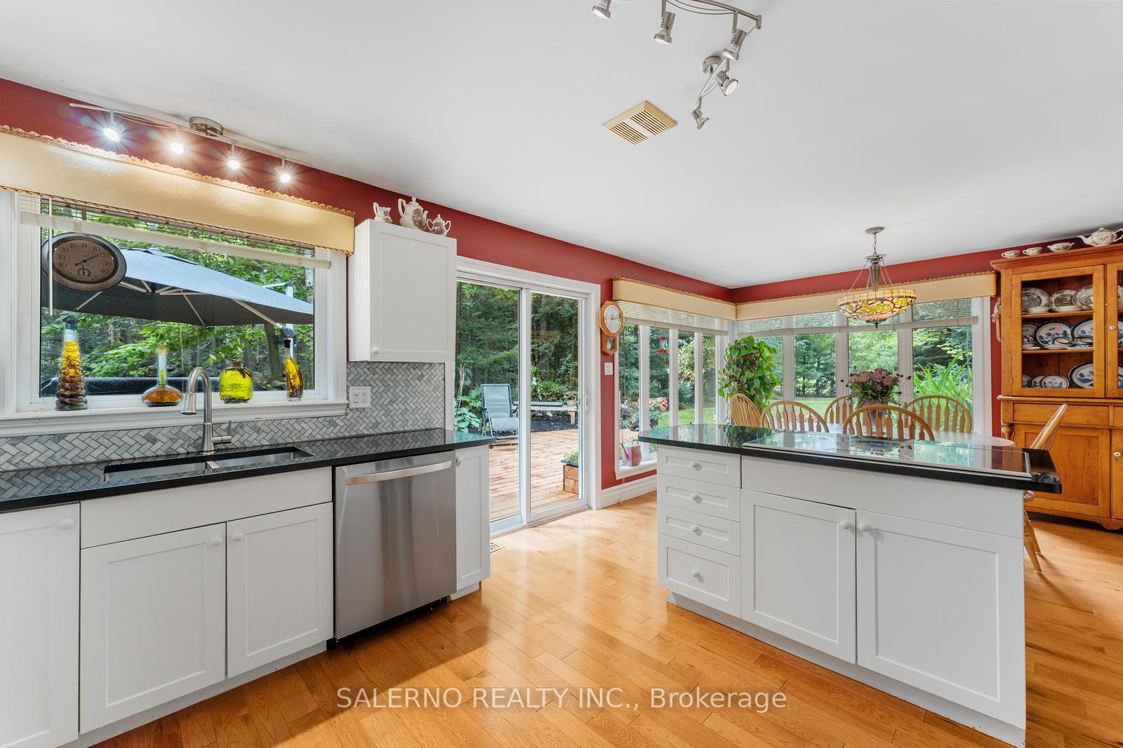 Photo 27 of 3992 Penetanguishene Road, Springwater, Hillsdale — HOMEH