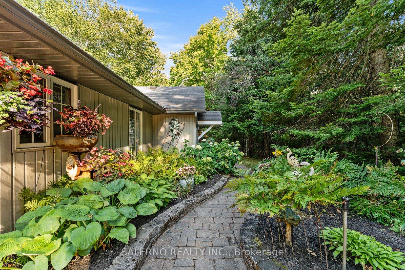 Photo 45 of 3992 Penetanguishene Road, Springwater, Hillsdale — HOMEH