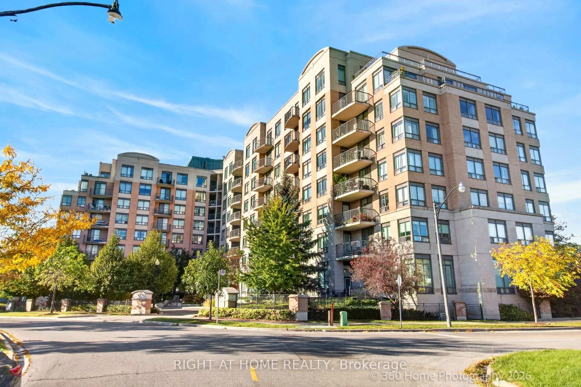 Photo 3 of Unit PH2, 16 Dallimore Circle, North York, Banbury-Don Mills — HOMEH