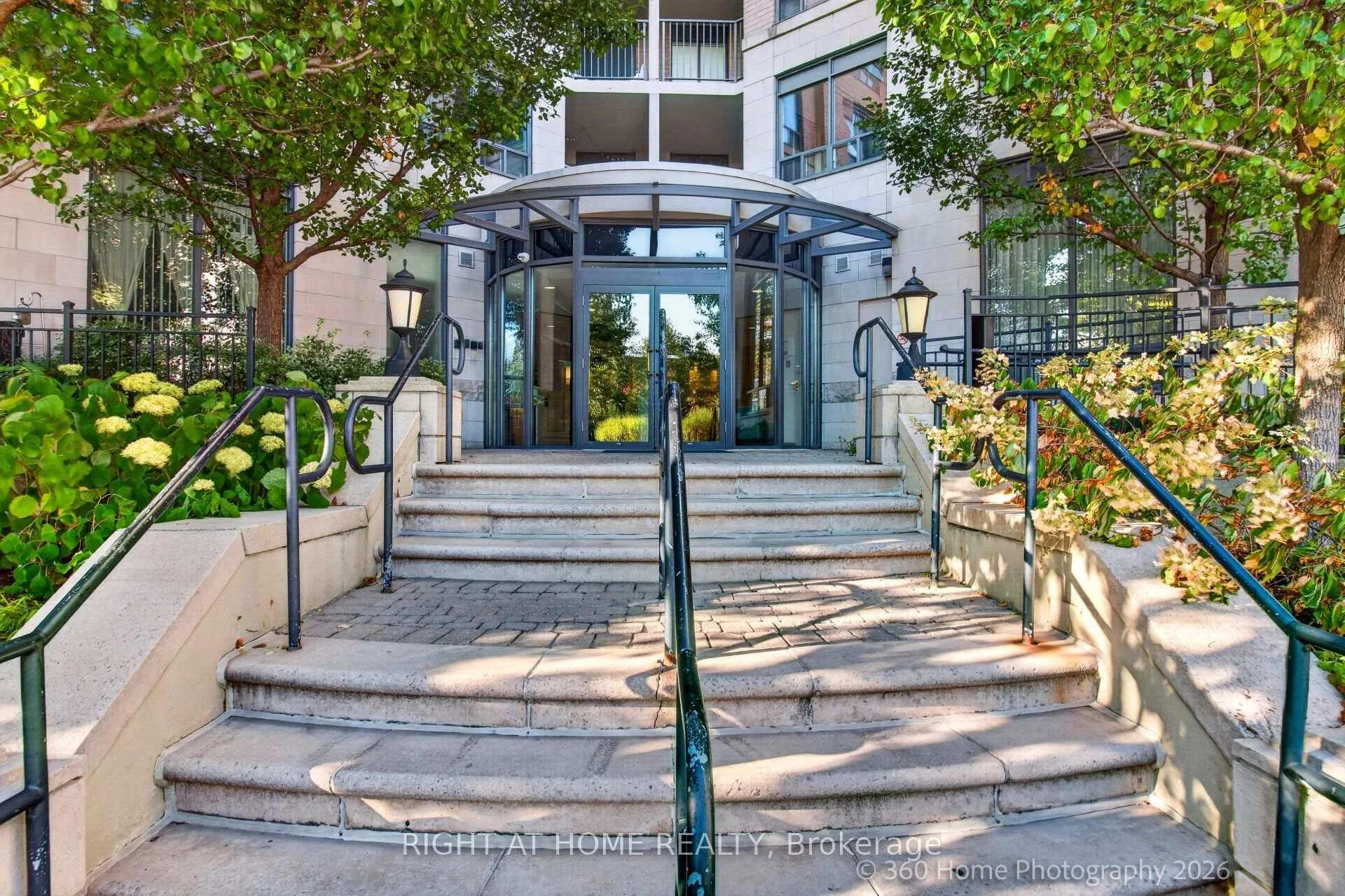 Photo 5 of Unit PH2, 16 Dallimore Circle, North York, Banbury-Don Mills — HOMEH