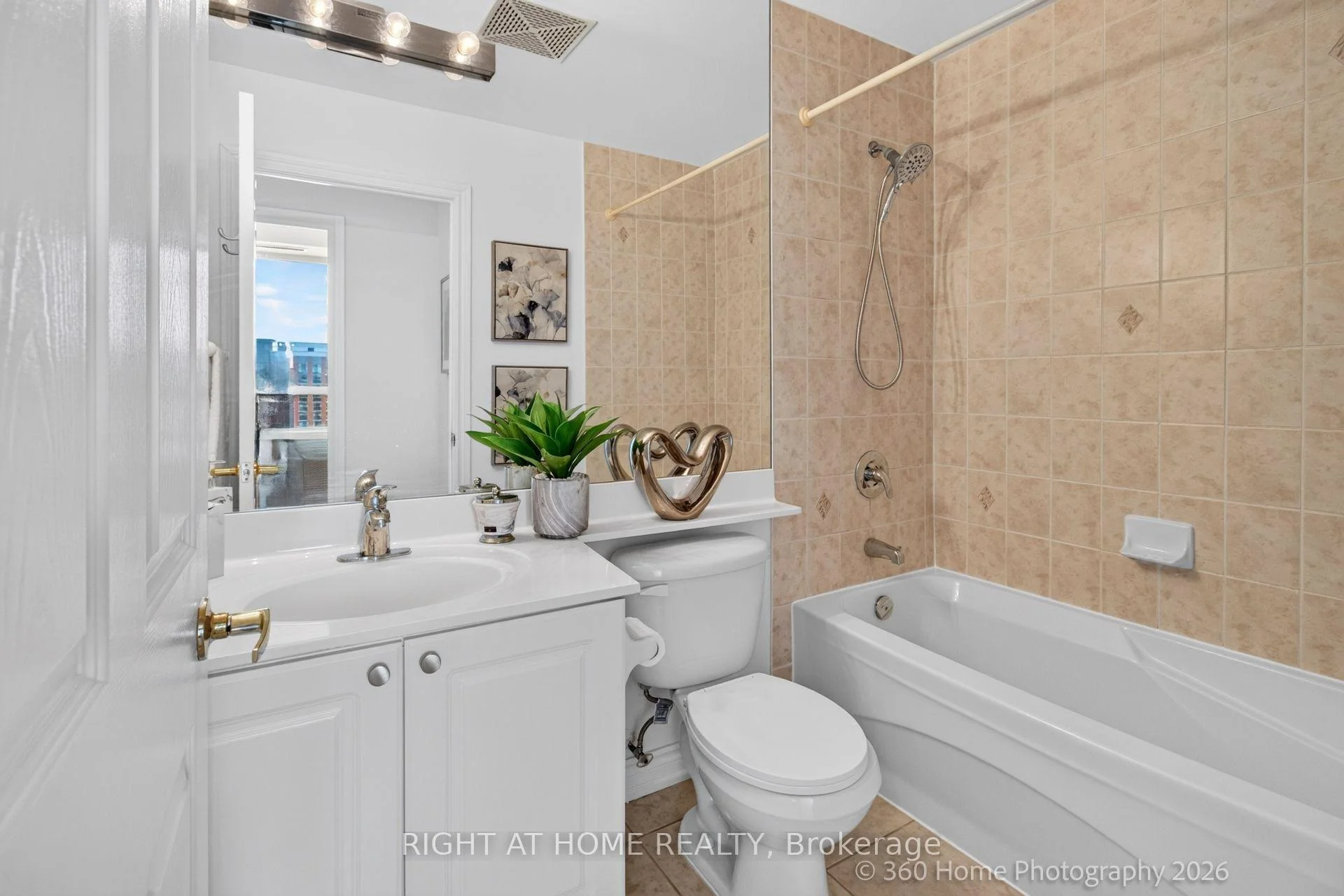 Photo 14 of Unit PH2, 16 Dallimore Circle, North York, Banbury-Don Mills — HOMEH