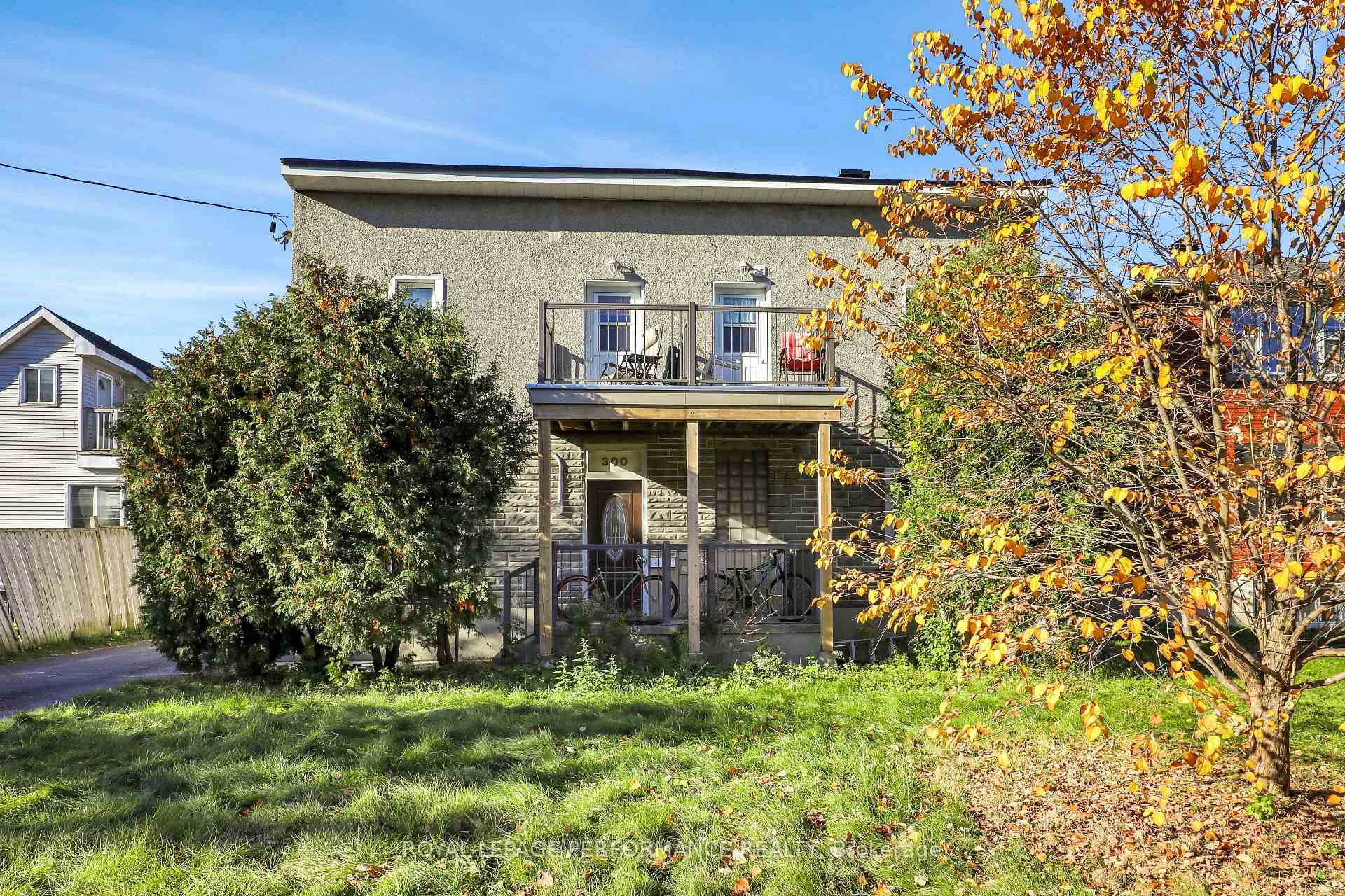 Front of Unit 4, 300 Churchill Avenue