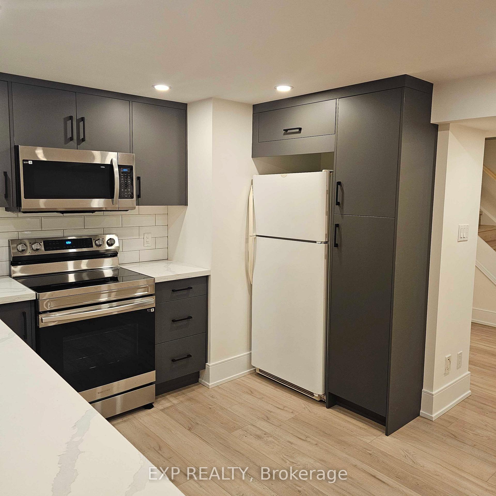 Photo 2 of 5552 Bourget Drive, Mississauga, Hurontario — HOMEH
