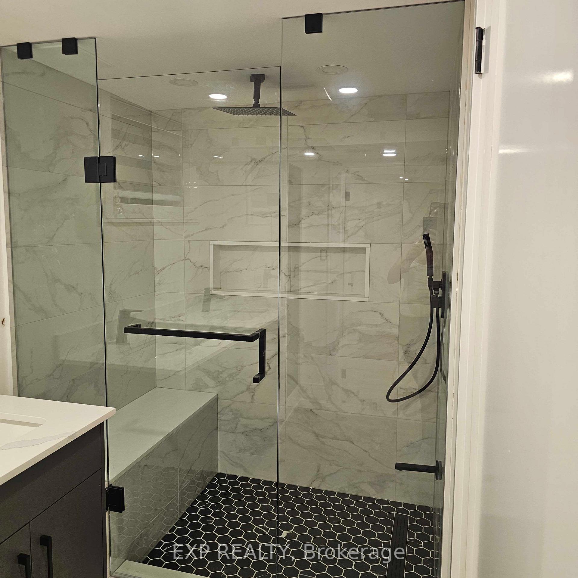 Photo 11 of 5552 Bourget Drive, Mississauga, Hurontario — HOMEH