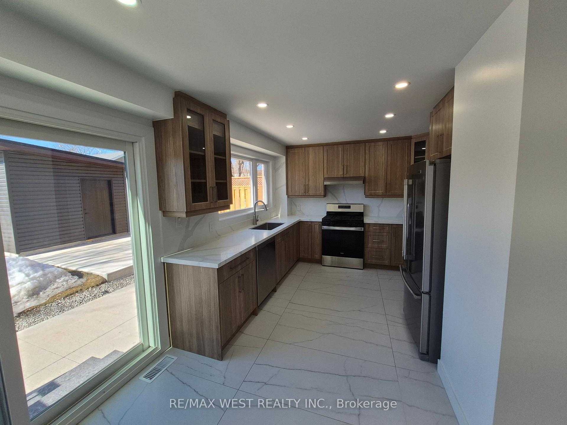 Photo 9 of 101 Seaborn Road, Brampton, Madoc — HOMEH