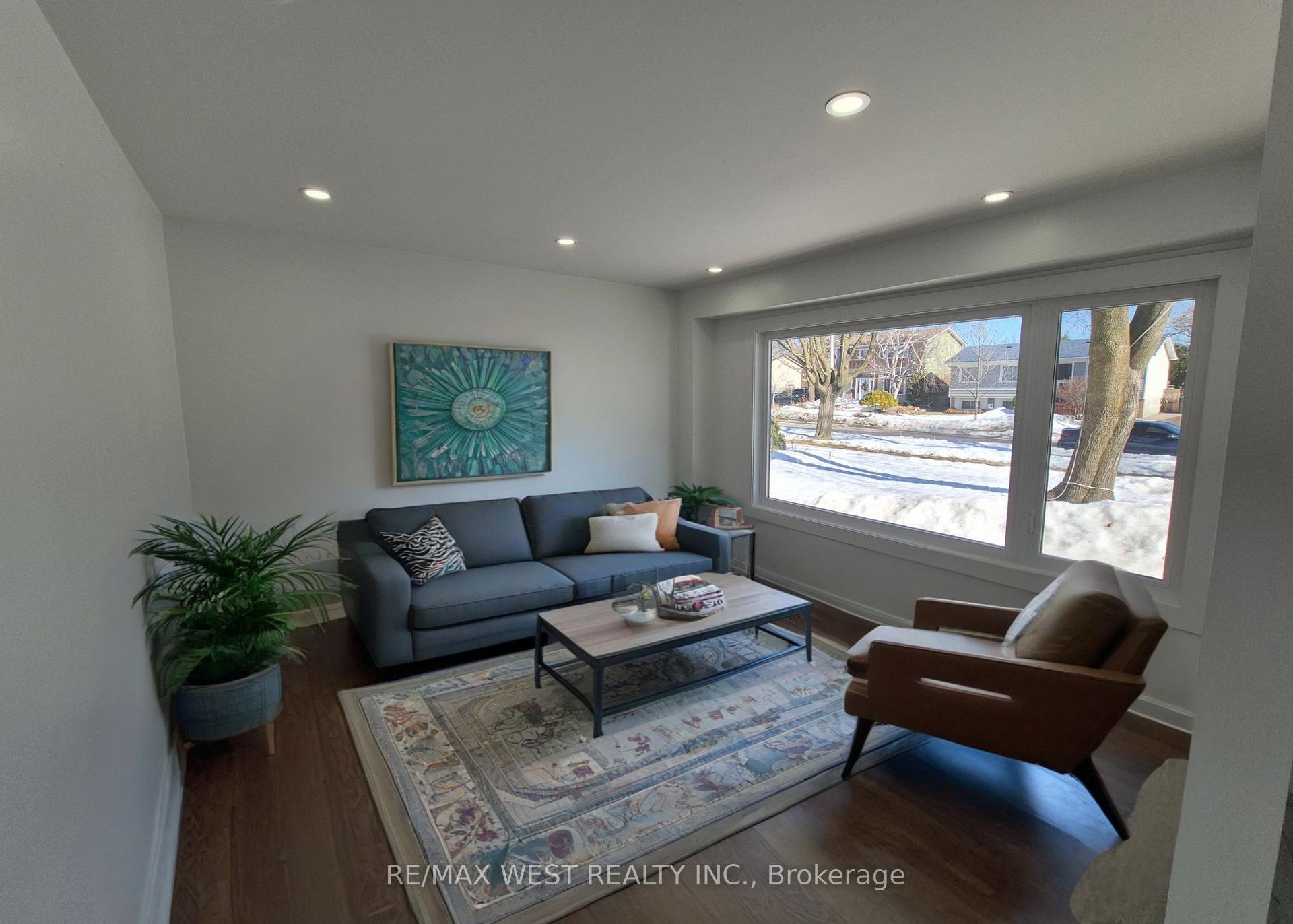 Photo 11 of 101 Seaborn Road, Brampton, Madoc — HOMEH