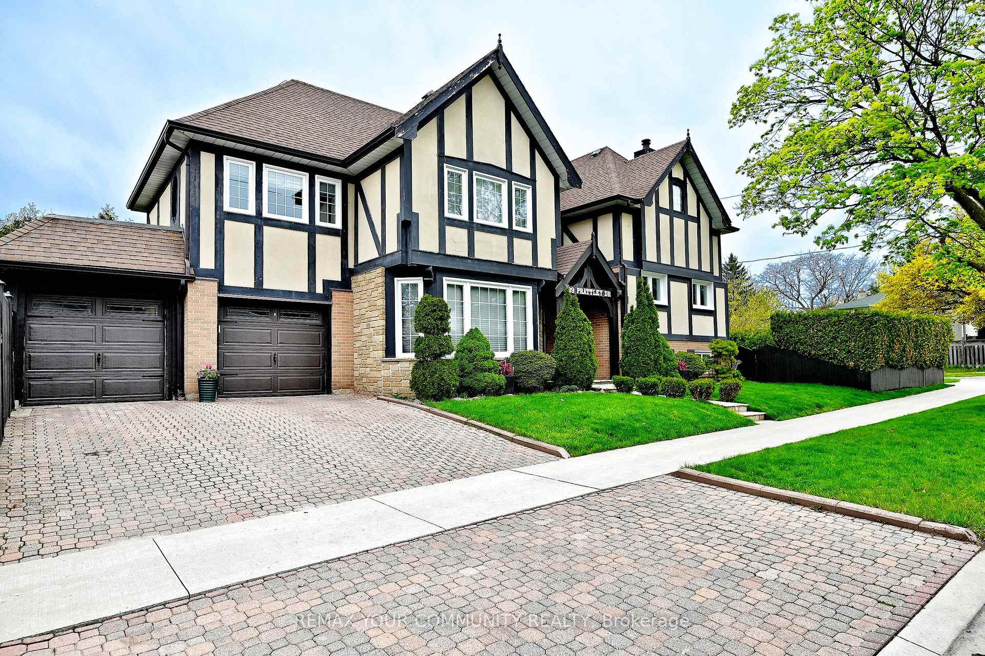 Photo 4 of 39 Prattley Drive, North York, Don Valley Village — HOMEH