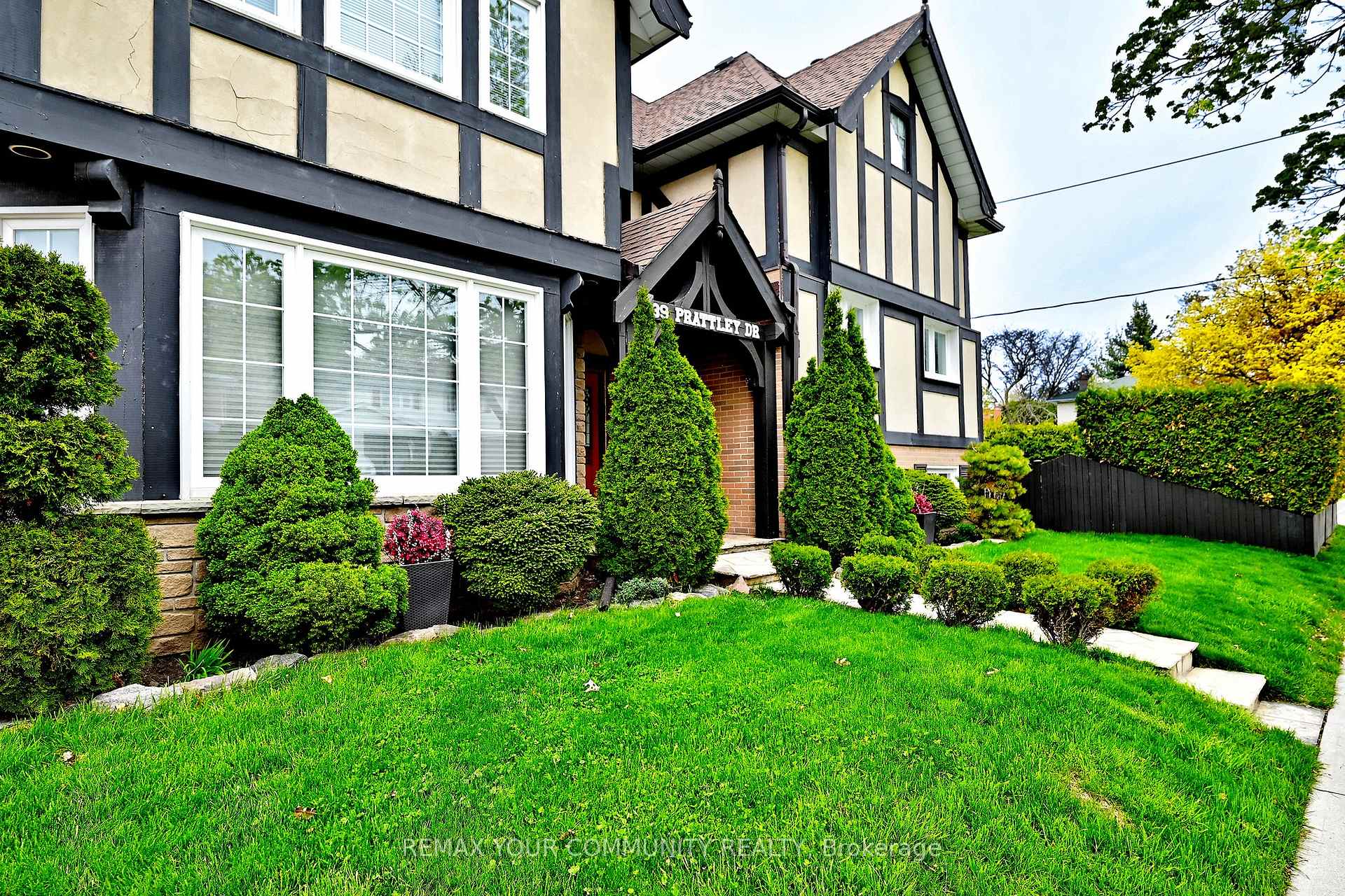 Photo 6 of 39 Prattley Drive, North York, Don Valley Village — HOMEH