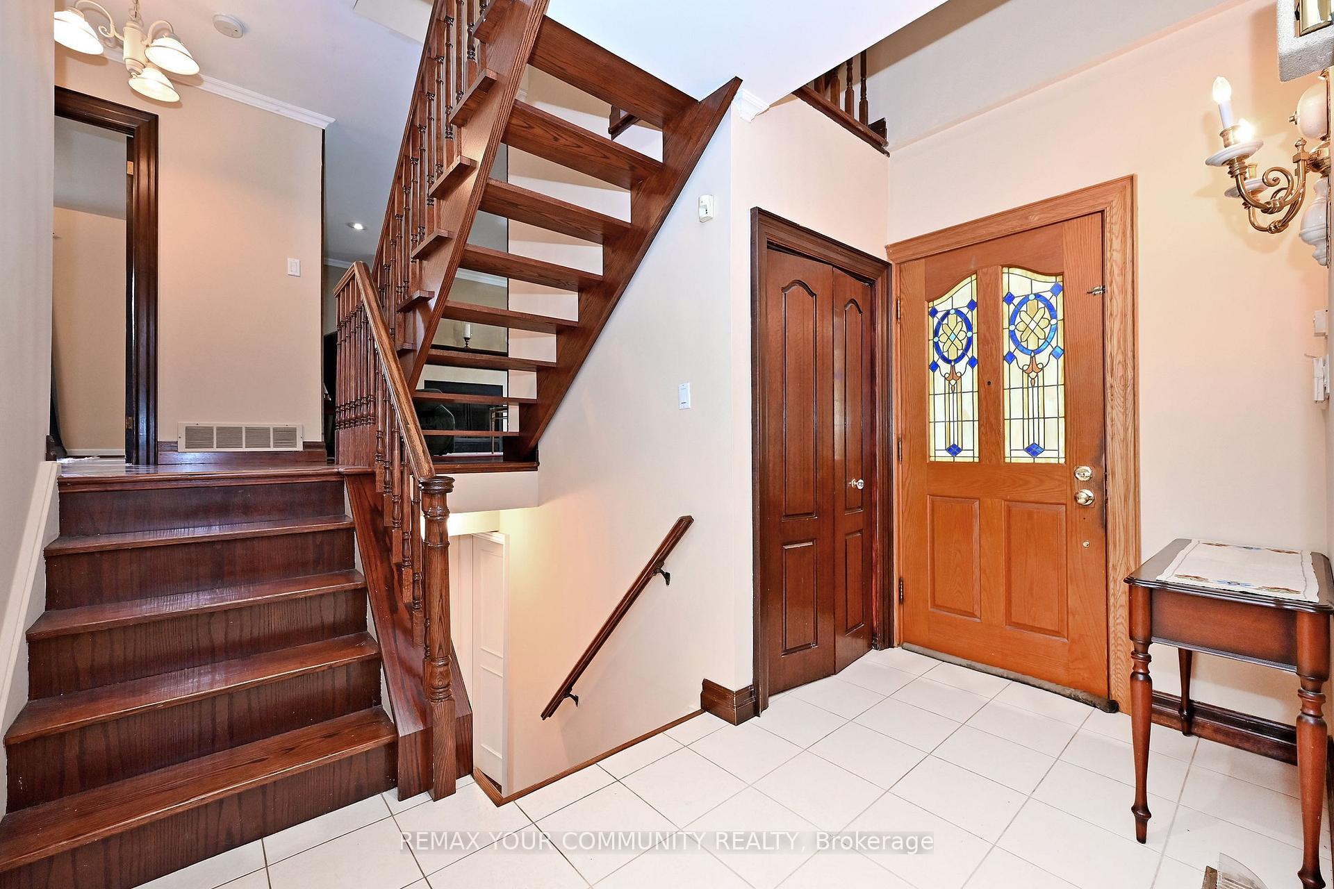 Photo 8 of 39 Prattley Drive, North York, Don Valley Village — HOMEH