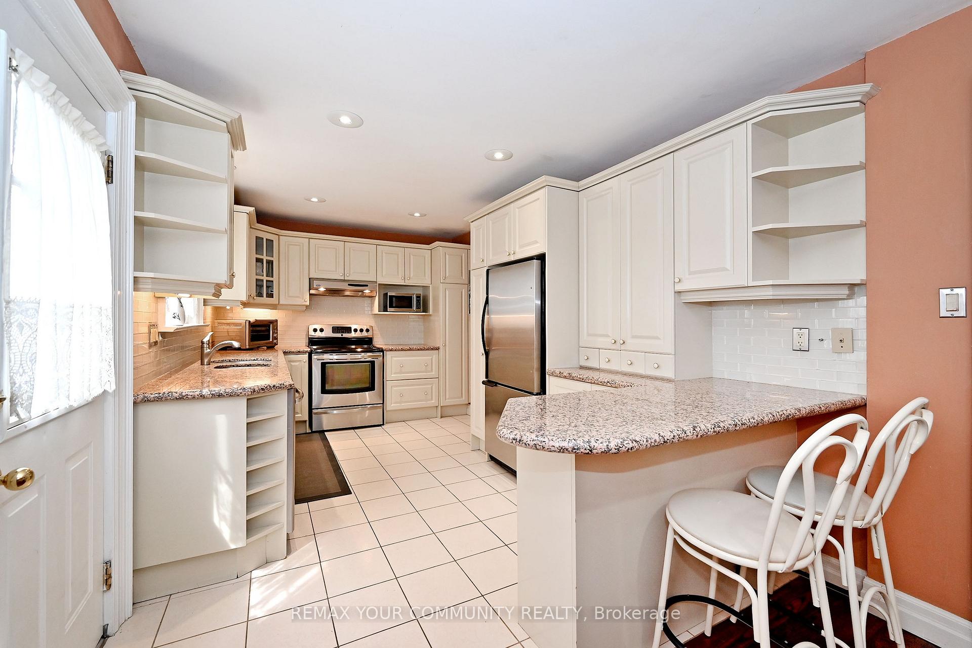 Photo 16 of 39 Prattley Drive, North York, Don Valley Village — HOMEH