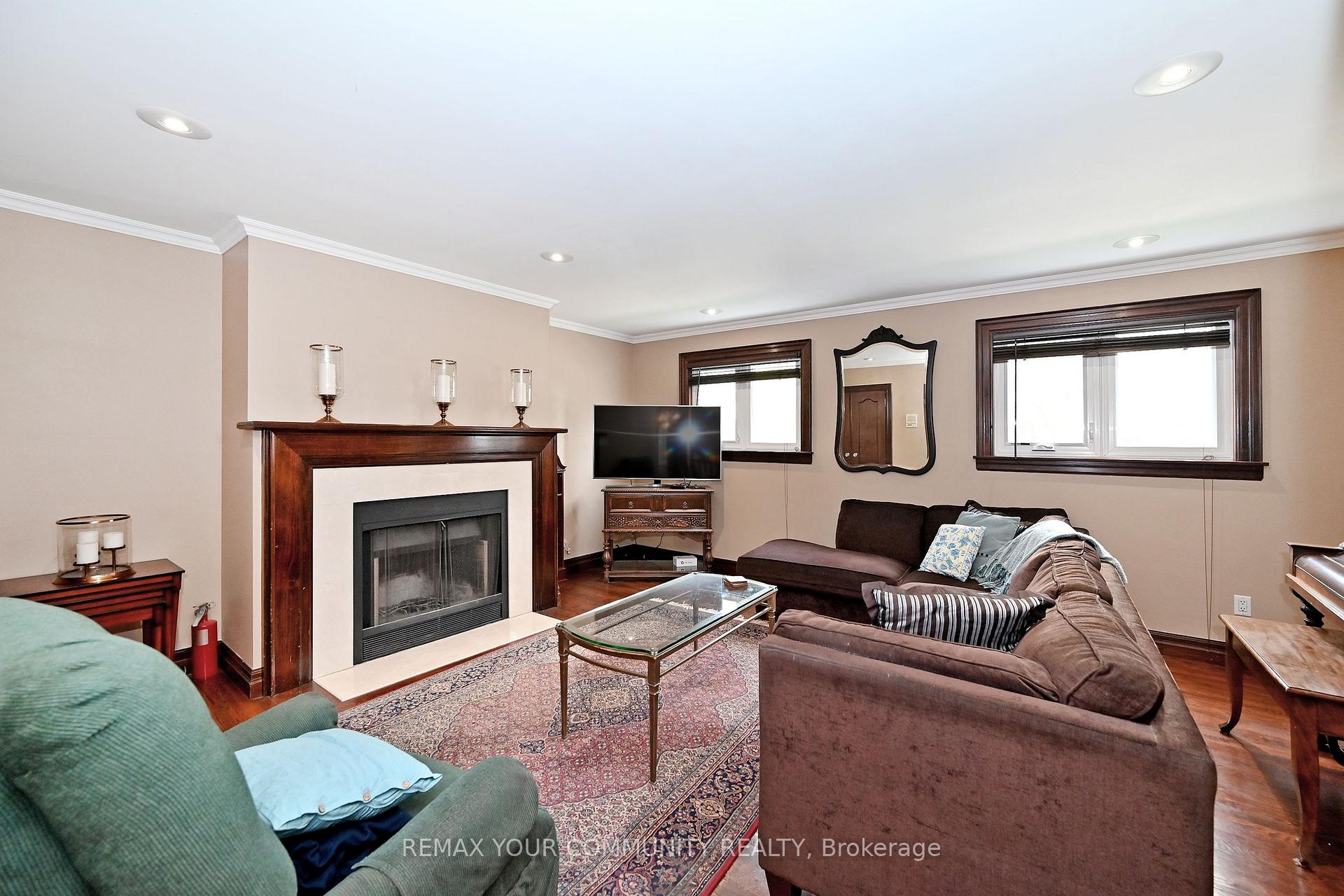 Photo 18 of 39 Prattley Drive, North York, Don Valley Village — HOMEH