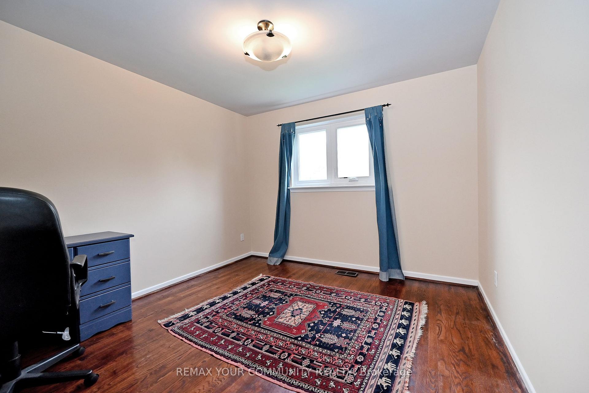 Photo 20 of 39 Prattley Drive, North York, Don Valley Village — HOMEH
