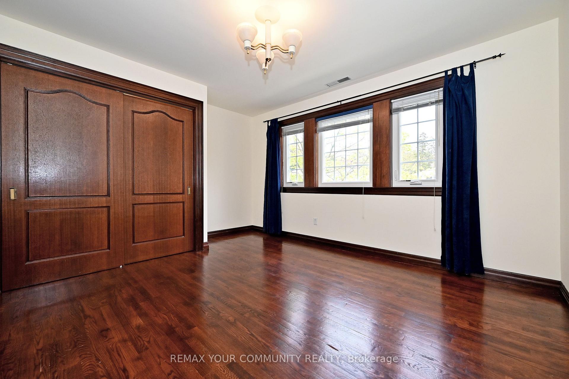 Photo 22 of 39 Prattley Drive, North York, Don Valley Village — HOMEH