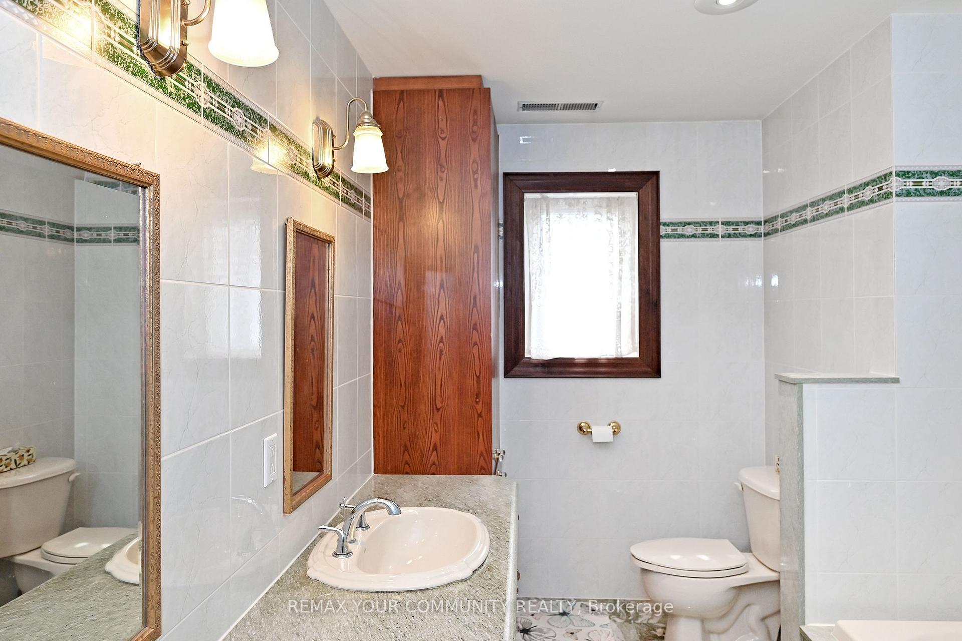 Photo 24 of 39 Prattley Drive, North York, Don Valley Village — HOMEH