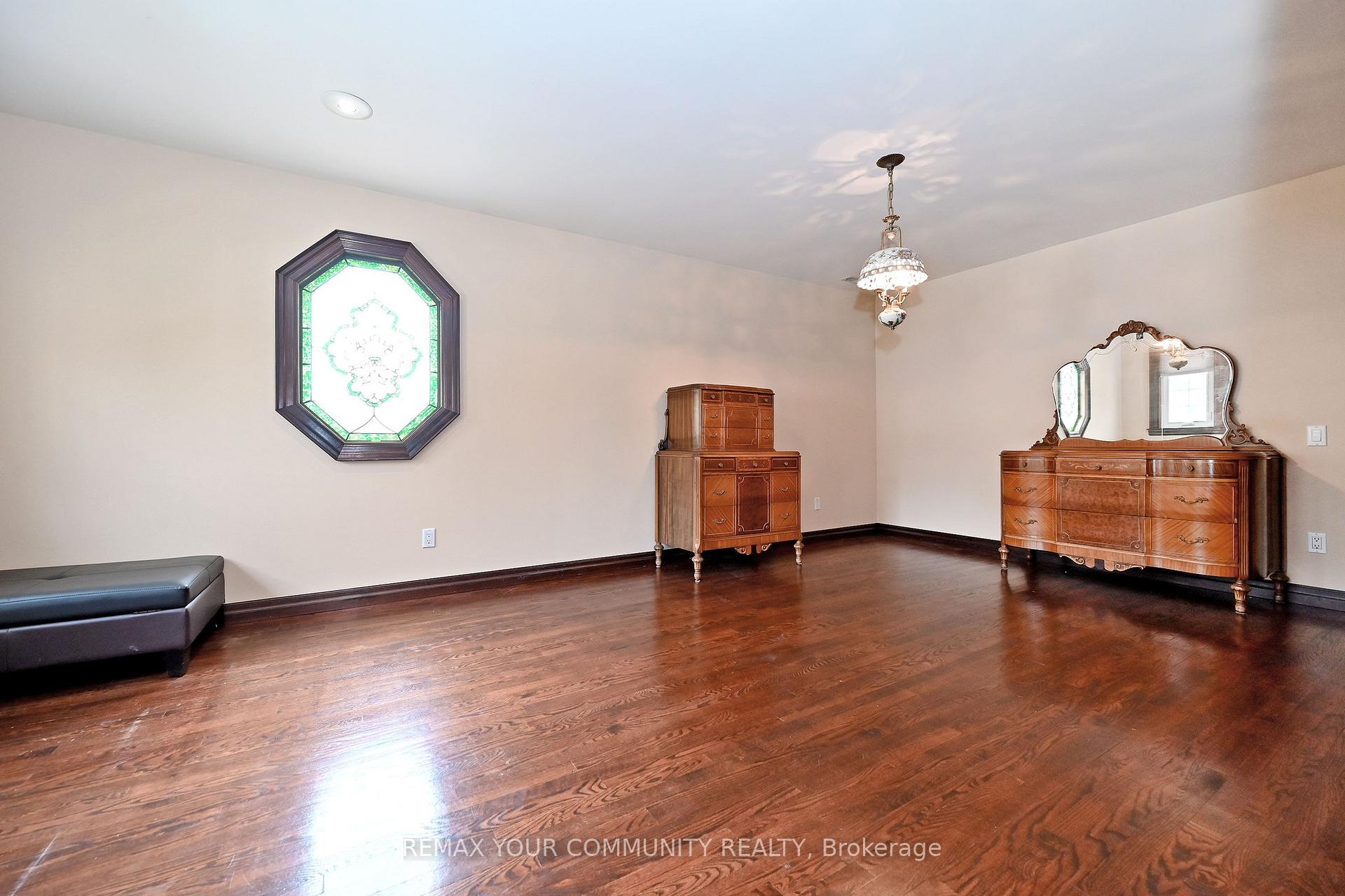 Photo 25 of 39 Prattley Drive, North York, Don Valley Village — HOMEH